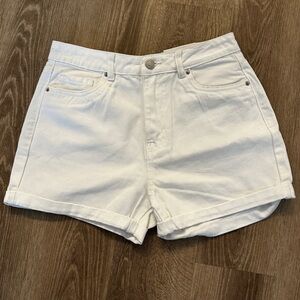 Refuge Women's Cream Jean Shorts